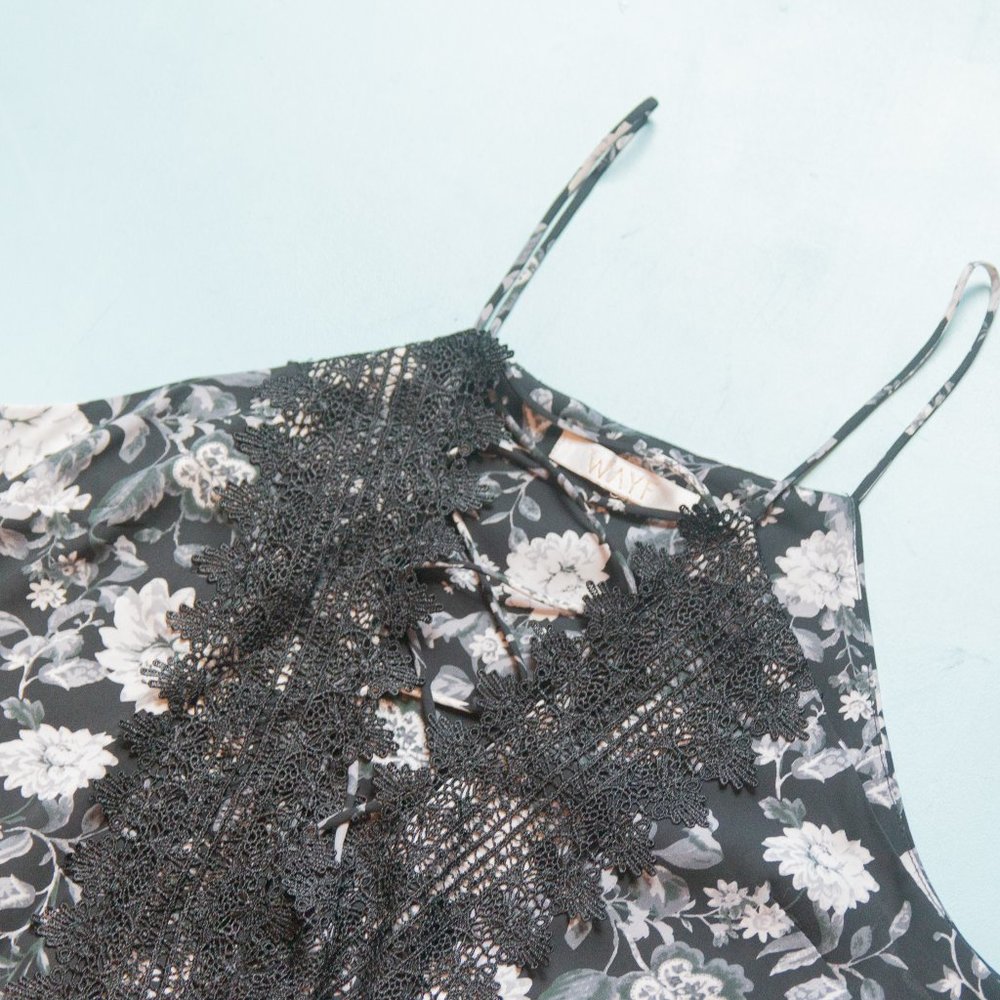 WAYF Posie Black White Floral Lace Plunge Criss Cross Strappy Tank Top - Picture 3 of 8
